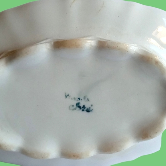 Vintage Handpainted Gold Flowers China Gravy Boat Signed - Picture 6 of 6